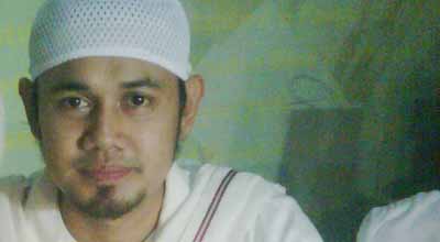 Wow... Ustadz Guntur Bumi Bangun Pesantren "Plus-Plus"