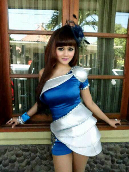 foto jenita janet tanpa wik rambut asli 416x555 Foto Jenita Janet Rambut Asli Tanpa Wik