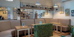 Yosh Milktea, Cafe Mini Cantik di Pinggir Jalan Cilacap