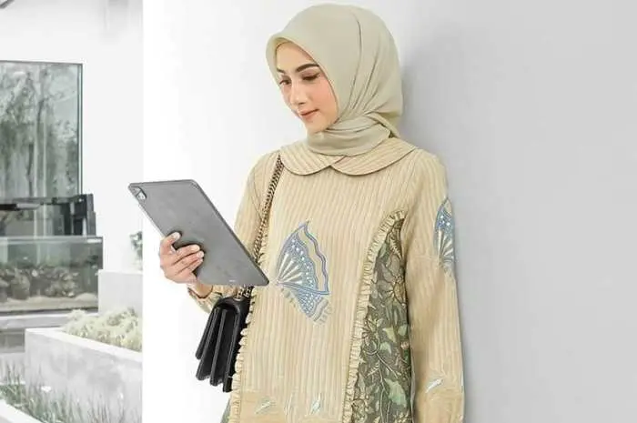 Baju Batik Wanita Kekinian