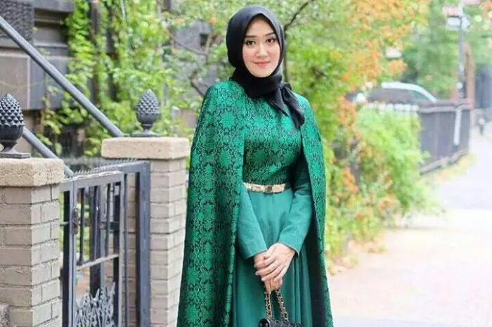 Kebaya Muslim untuk Pesta