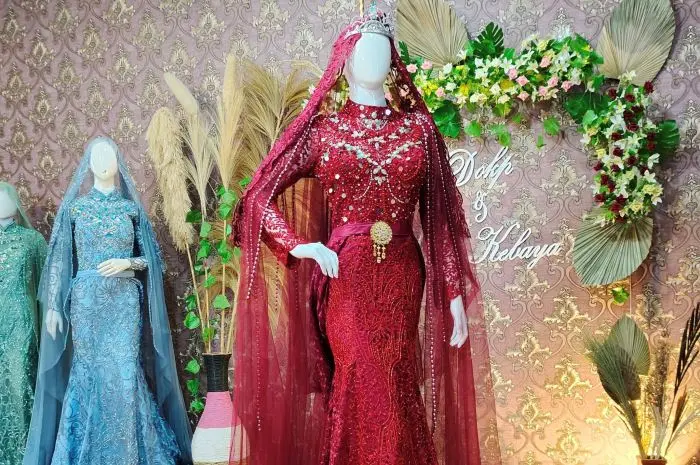 Kebaya Pengantin Merah Maroon