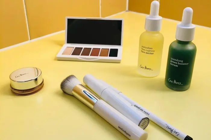Mengaplikasikan Eyeshadow yang Sesuai