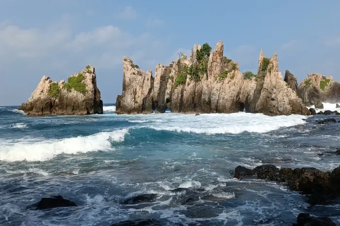 Asal Usul Nama Pantai Gigi Hiu