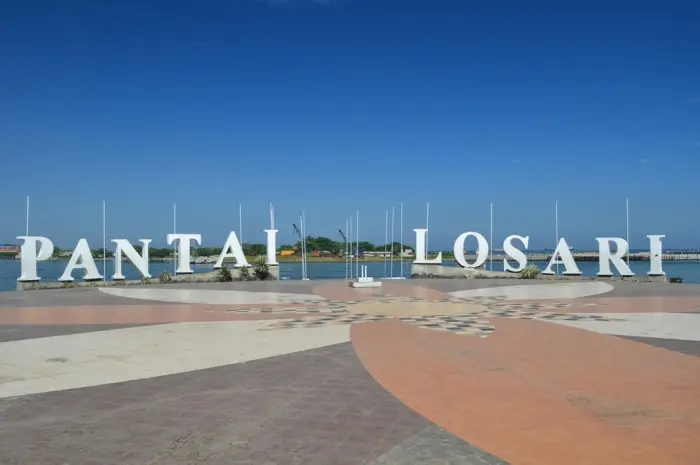 Pantai Losari, Ikon Wisata Kota Makassar yang Menawarkan Berbagai Aktivitas Menarik