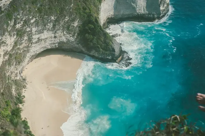 Waktu Terbaik untuk Mengunjungi Pantai Kelingking