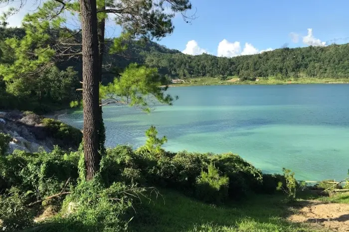 Danau Linow
