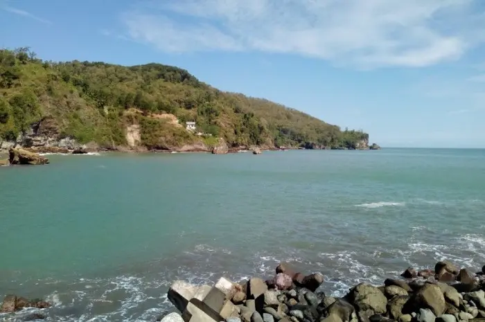 Pantai Logending