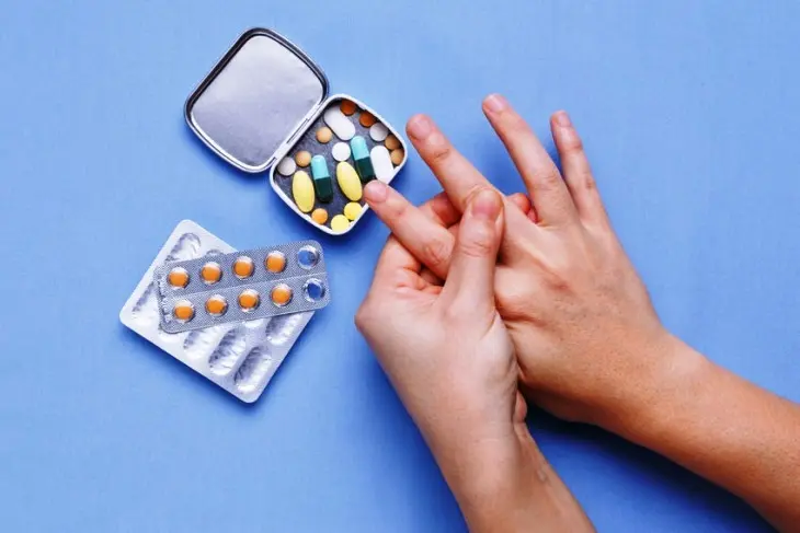 Obat Asam Urat di Apotek: Pilihan, Fungsi, dan Efek Sampingnya