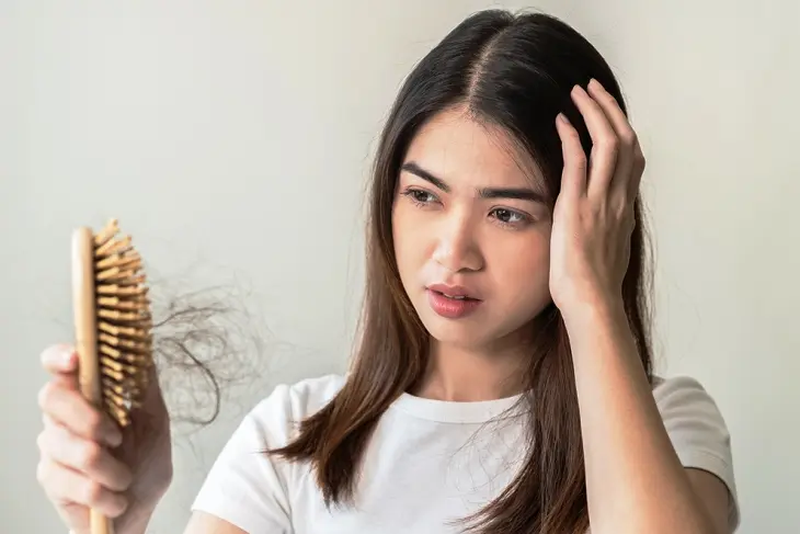 10 Shampoo Terbaik untuk Rambut Rontok - Rekomendasi Dermatolog
