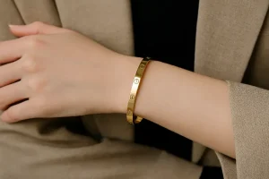 Ciri-Ciri Gelang Cartier Asli, Biar Nggak Tertipu Versi Palsu!